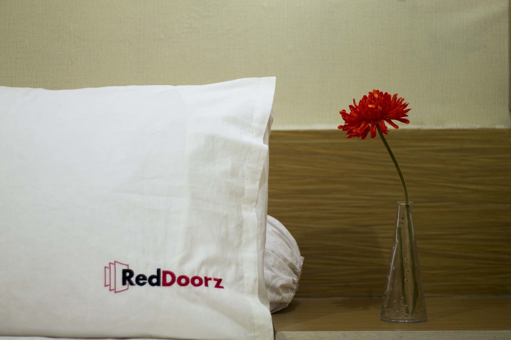 فندق Reddoorz Near Hyperpoint Pasteur باندونج المظهر الخارجي الصورة