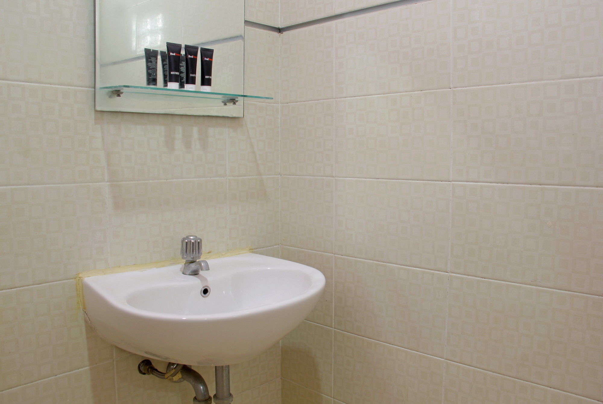 فندق Reddoorz Near Hyperpoint Pasteur باندونج المظهر الخارجي الصورة